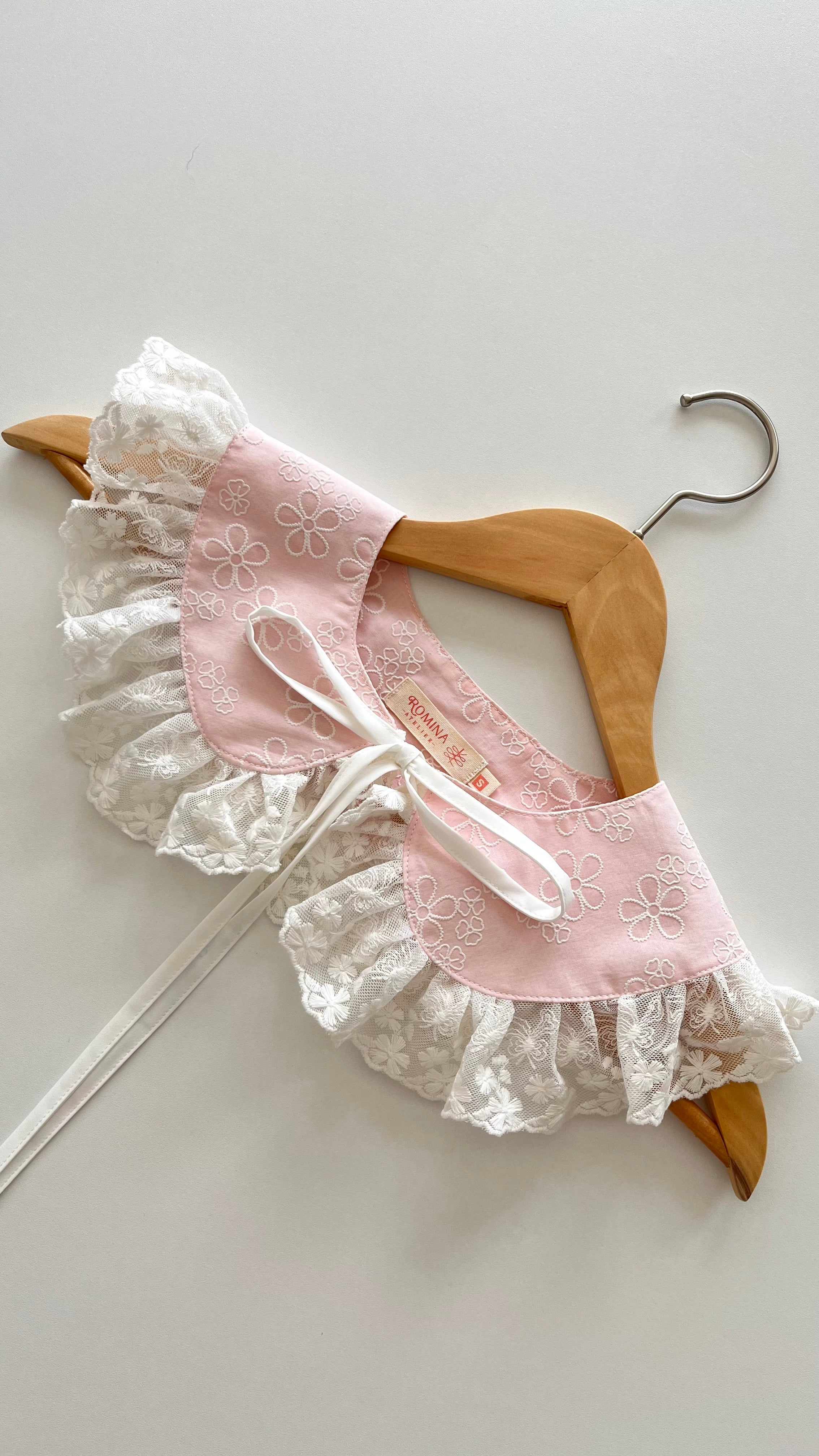 Cuello Peter Pan Rosa