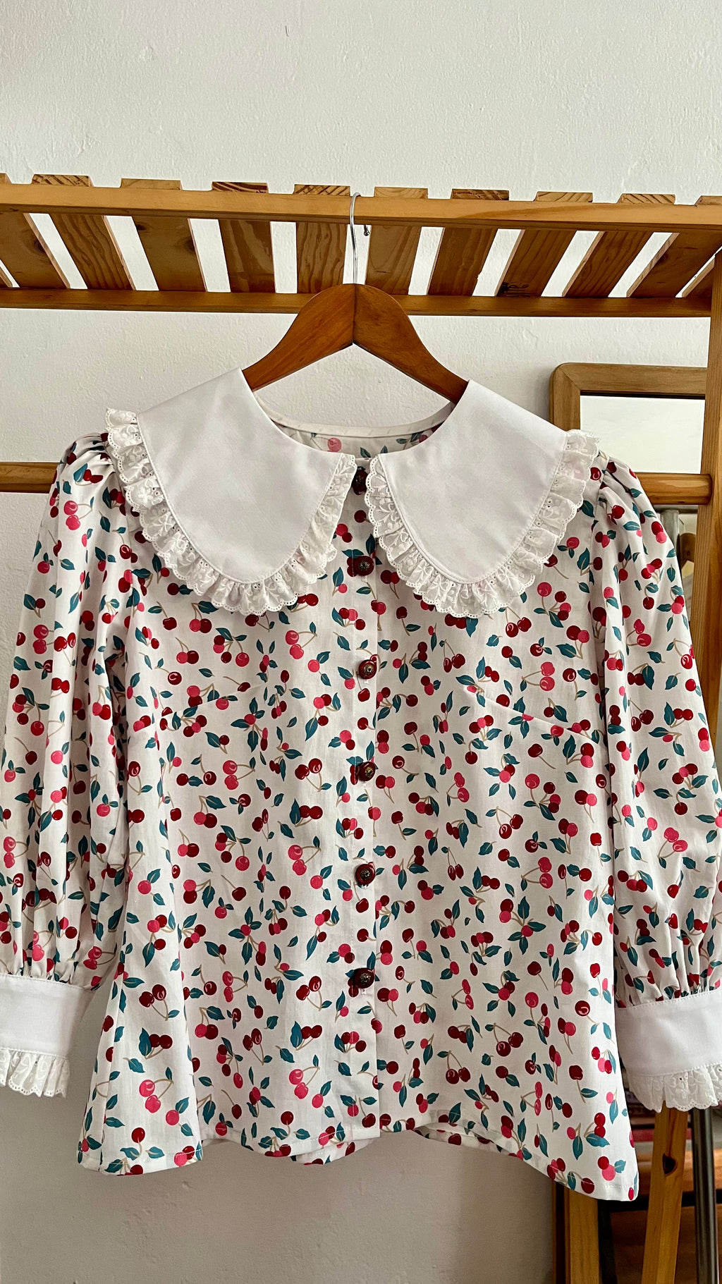 Blusa Anastasia estampado Cerezas